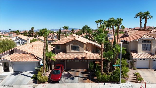 2000 Summit Pointe Drive, Las Vegas, NV 89117