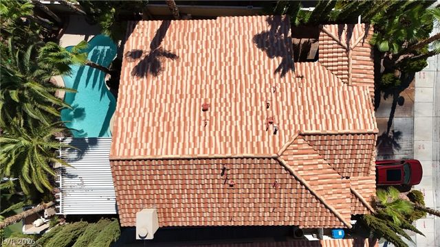 2000 Summit Pointe Drive, Las Vegas, NV 89117