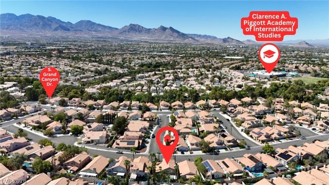 2000 Summit Pointe Drive, Las Vegas, NV 89117