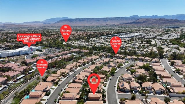 2000 Summit Pointe Drive, Las Vegas, NV 89117