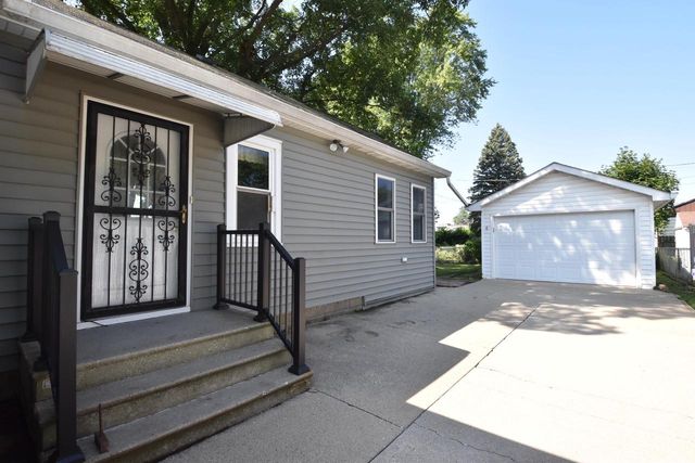 3808 21st AVENUE, Kenosha, WI 53140