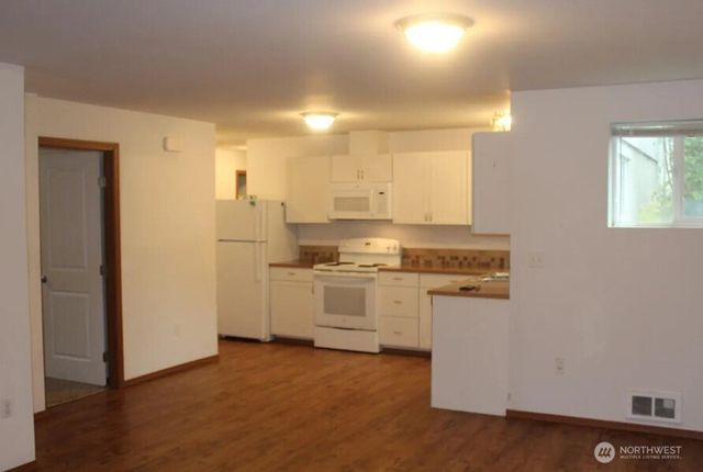 607 Jones Drive, Port Orchard, WA 98366