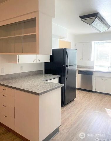 607 Jones Drive, Port Orchard, WA 98366