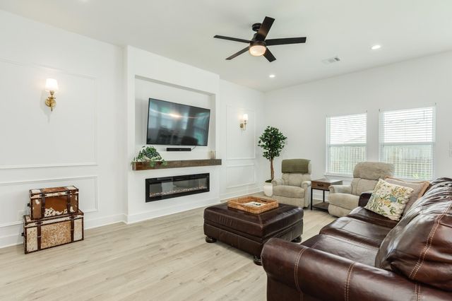 2527 Turberry Drive, West Columbia, TX 77486
