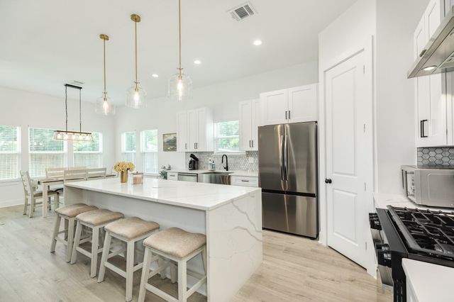 2527 Turberry Drive, West Columbia, TX 77486