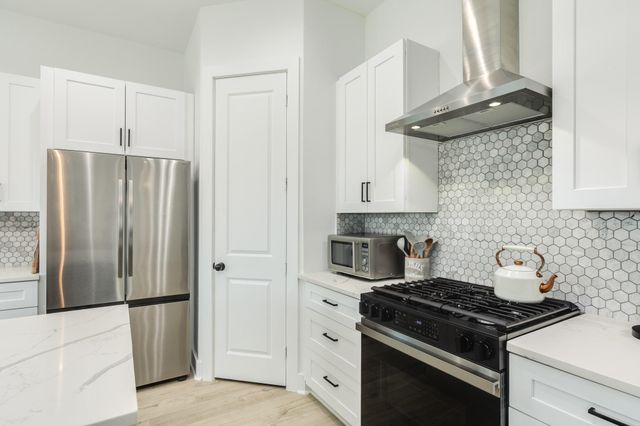 2527 Turberry Drive, West Columbia, TX 77486