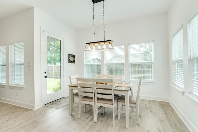 2527 Turberry Drive, West Columbia, TX 77486