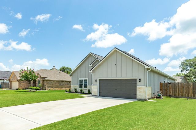 2527 Turberry Drive, West Columbia, TX 77486