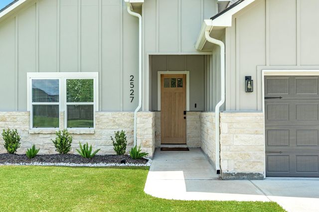 2527 Turberry Drive, West Columbia, TX 77486