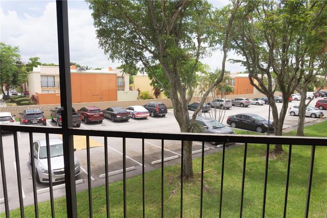 8065 SW 107th Avenue 201, Miami, FL 33173