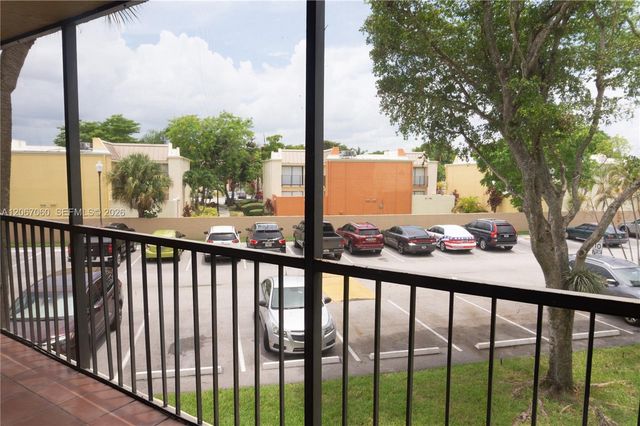 8065 SW 107th Avenue 201, Miami, FL 33173
