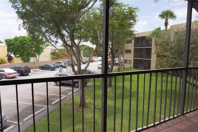 8065 SW 107th Avenue 201, Miami, FL 33173