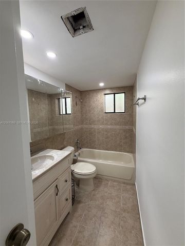 8065 SW 107th Avenue 201, Miami, FL 33173