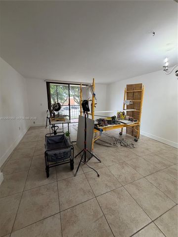 8065 SW 107th Avenue 201, Miami, FL 33173