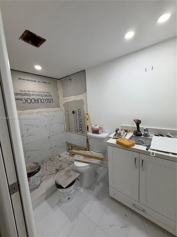 8065 SW 107th Avenue 201, Miami, FL 33173