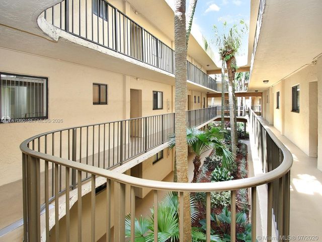8065 SW 107th Avenue 201, Miami, FL 33173