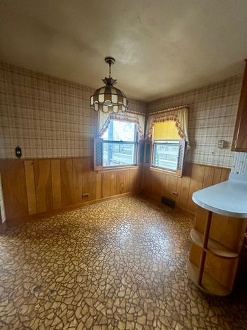 7000 W Henderson Street, Chicago, IL 60634