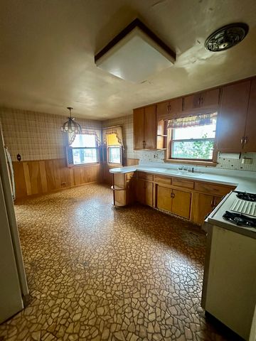 7000 W Henderson Street, Chicago, IL 60634