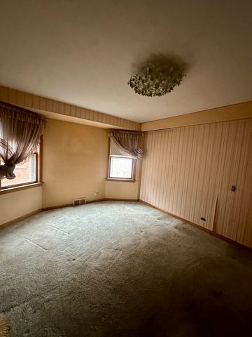 7000 W Henderson Street, Chicago, IL 60634