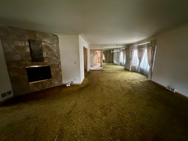 7000 W Henderson Street, Chicago, IL 60634