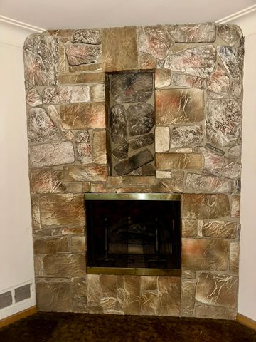 7000 W Henderson Street, Chicago, IL 60634