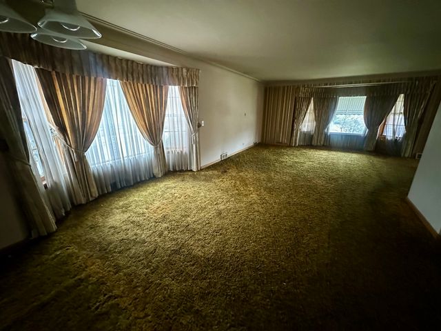 7000 W Henderson Street, Chicago, IL 60634