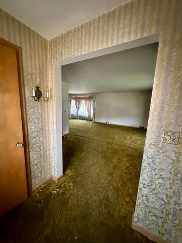 7000 W Henderson Street, Chicago, IL 60634