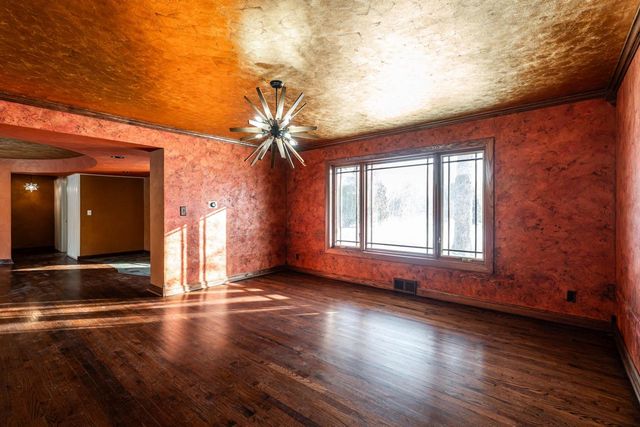 9251 N Tennyson DRIVE, Bayside, WI 53217