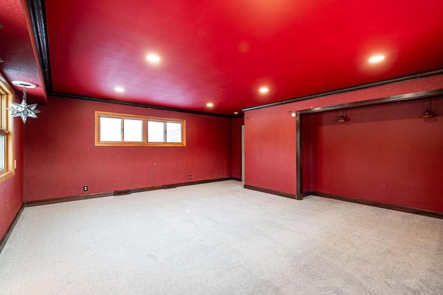 9251 N Tennyson DRIVE, Bayside, WI 53217