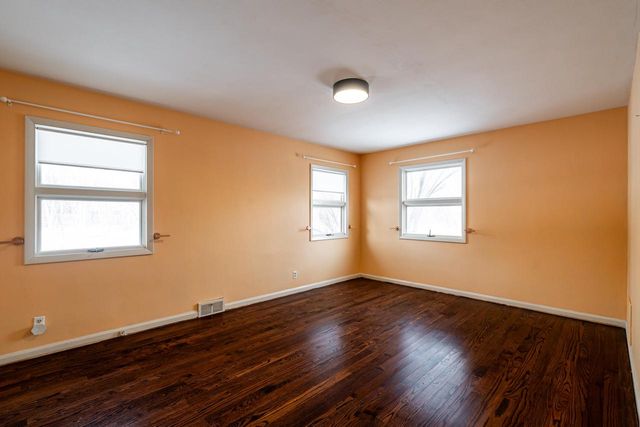 9251 N Tennyson DRIVE, Bayside, WI 53217