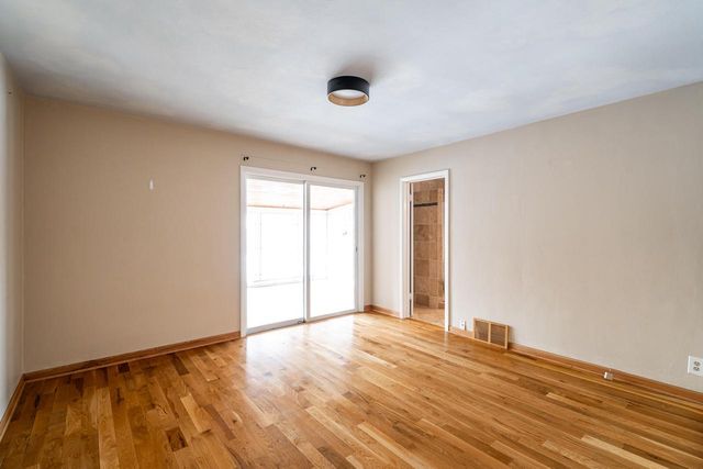 9251 N Tennyson DRIVE, Bayside, WI 53217