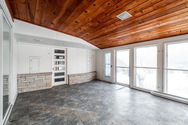 9251 N Tennyson DRIVE, Bayside, WI 53217