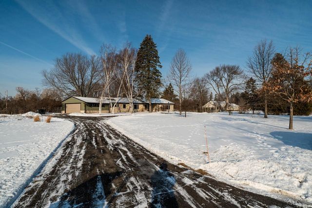 9251 N Tennyson DRIVE, Bayside, WI 53217