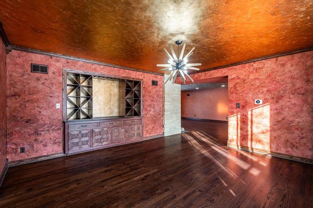 9251 N Tennyson DRIVE, Bayside, WI 53217