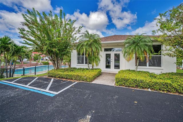 1400 WATER VIEW DRIVE W 202, Largo, FL 33771
