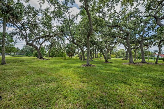 1400 WATER VIEW DRIVE W 202, Largo, FL 33771