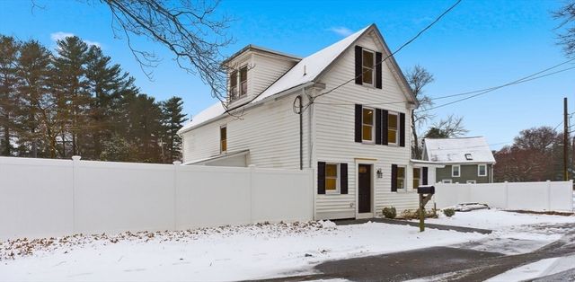 35 Oak St, Tewksbury, MA 01876