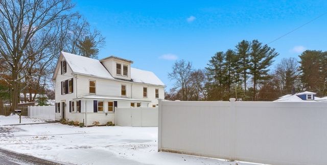 35 Oak St, Tewksbury, MA 01876