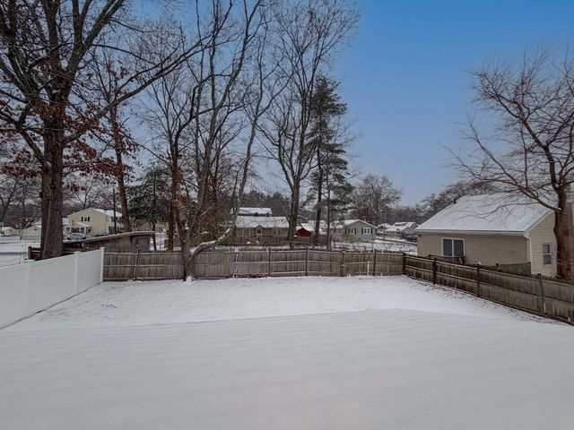 35 Oak St, Tewksbury, MA 01876