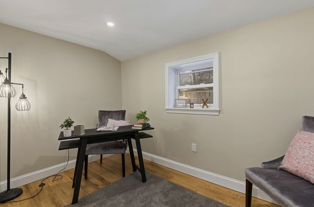 35 Oak St, Tewksbury, MA 01876