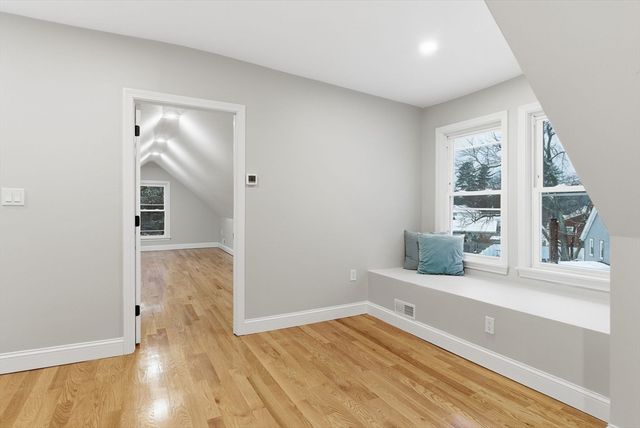 35 Oak St, Tewksbury, MA 01876