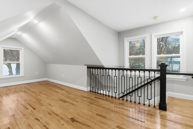 35 Oak St, Tewksbury, MA 01876