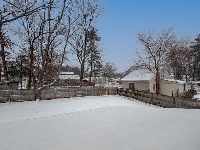 35 Oak St, Tewksbury, MA 01876