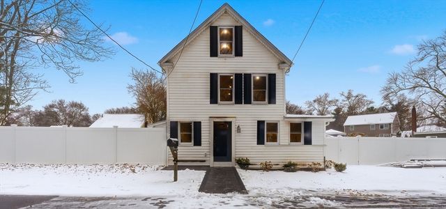 35 Oak St, Tewksbury, MA 01876