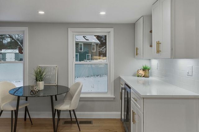 35 Oak St, Tewksbury, MA 01876