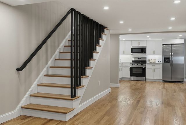 35 Oak St, Tewksbury, MA 01876