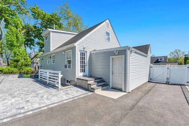259 N Rutherford Avenue, Massapequa, NY 11758
