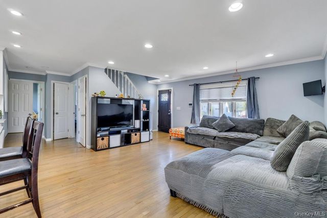 259 N Rutherford Avenue, Massapequa, NY 11758