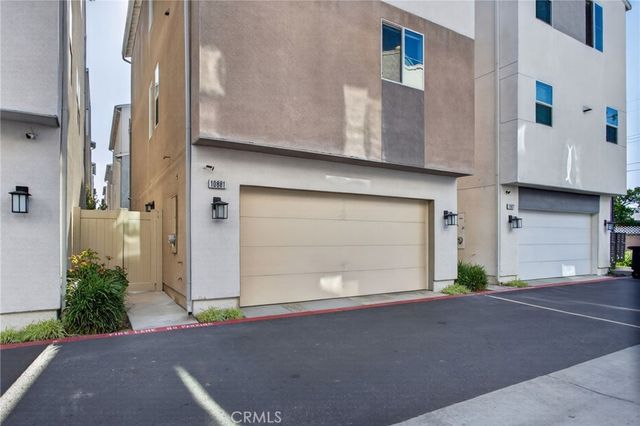 10881 Scottsbluff, Stanton, CA 90680