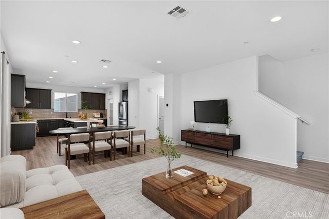 10881 Scottsbluff, Stanton, CA 90680